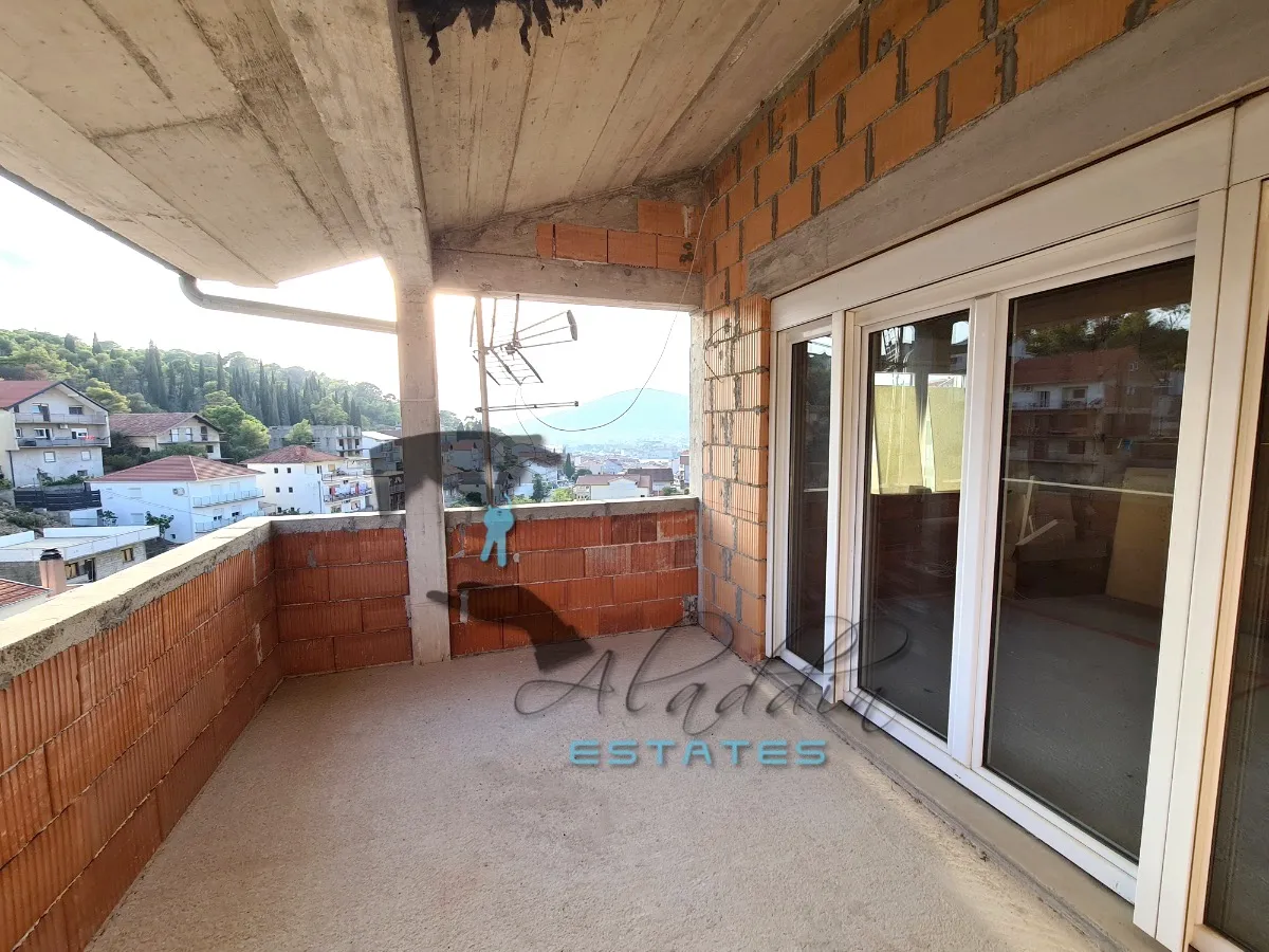 trogir, impozantna stambena zgrada u rohbau stanju, odlična prilika, 544 m2 - slika 5
