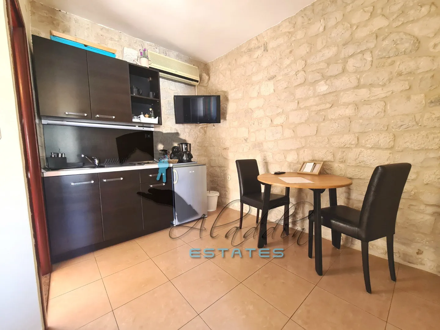 trogir, stambeno-poslovna zgrada s 4 jedinice, prvi red do mora, 144 m2 - slika 12