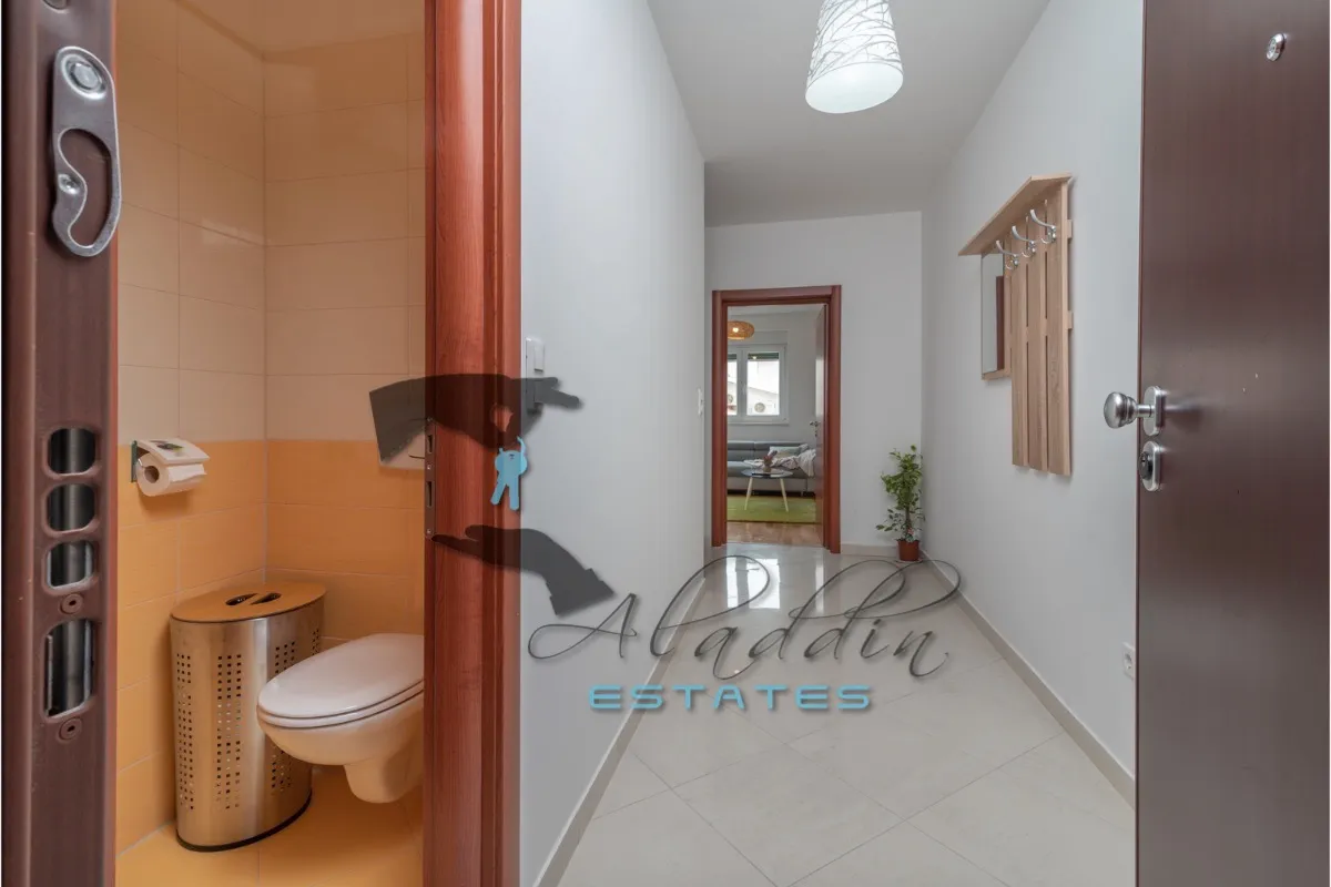 okrug gornji, prvorazredni dvosobni stan s lijepim pogledom na more, 80 m2 - slika 14