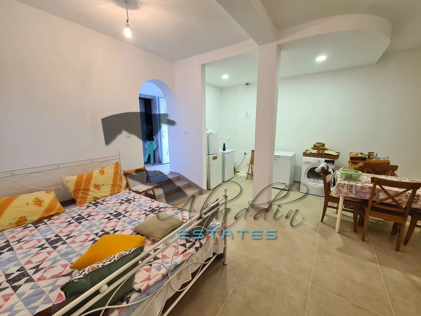 okrug gornji, elegantna obiteljska kuća s dva stana i bazenom, 153 m2 - slika 11