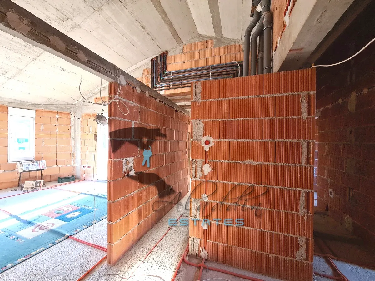 trogir, impozantna stambena zgrada u rohbau stanju, odlična prilika, 544 m2 - slika 2