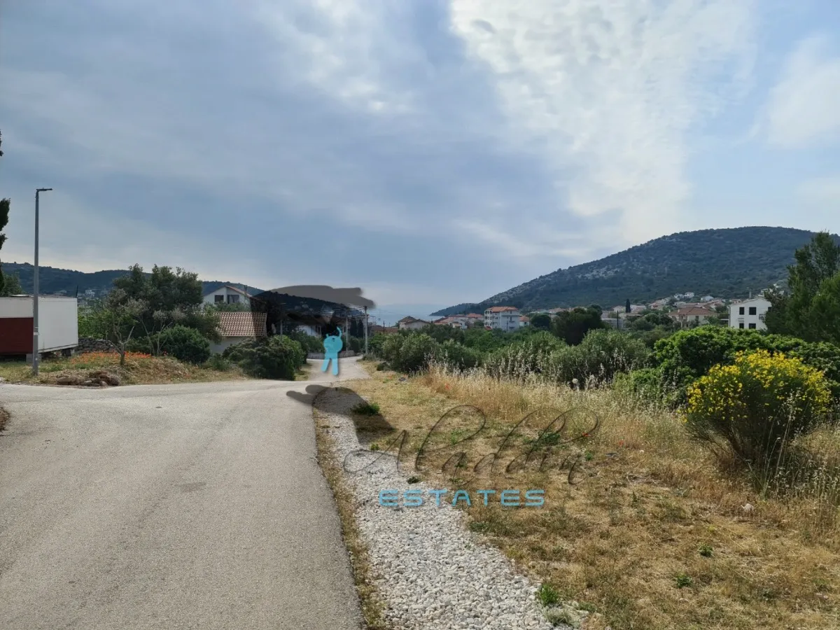 Vinišće, lijepa i povoljna građevinska čestica, 514 m2 - Marina