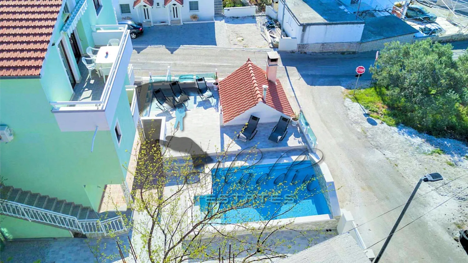 okrug gornji, elegantna stambena kuća sa 6 jedinica i bazenom, 372 m2 - slika 30