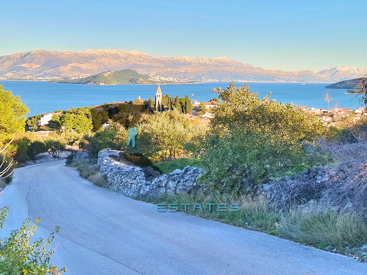 Slatine, poljoprivredno zemljište s pogledom na more, 4.880 m2 - Split