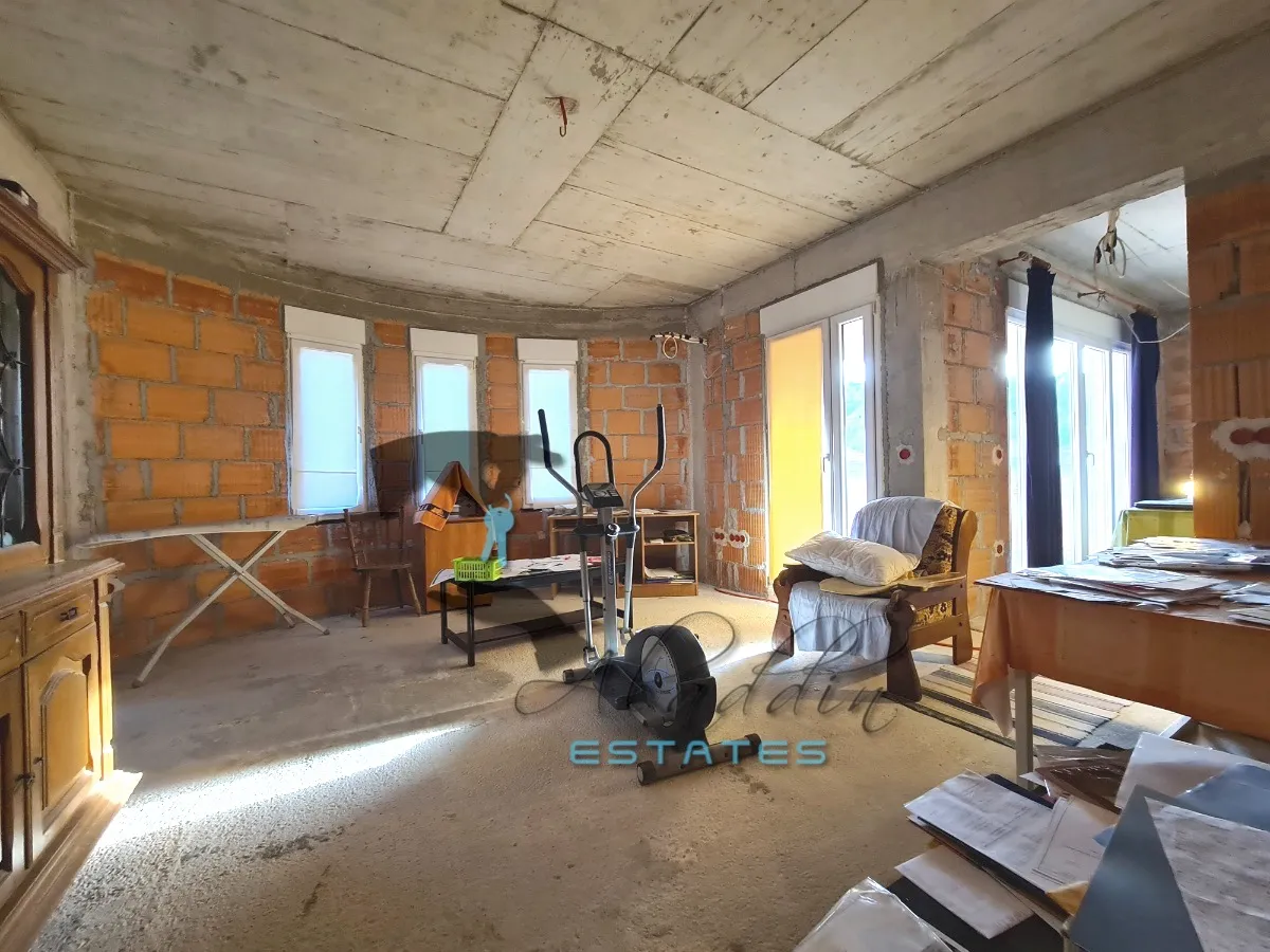 trogir, impozantna stambena zgrada u rohbau stanju, odlična prilika, 544 m2 - slika 14