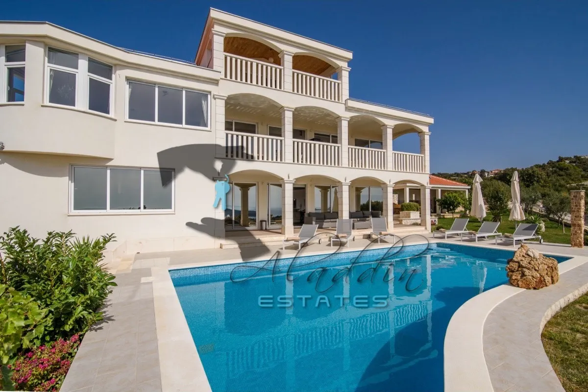 Sevid, spektakularna moderna vila s prekrasnim pogledom na more, 492 m2 - Marina