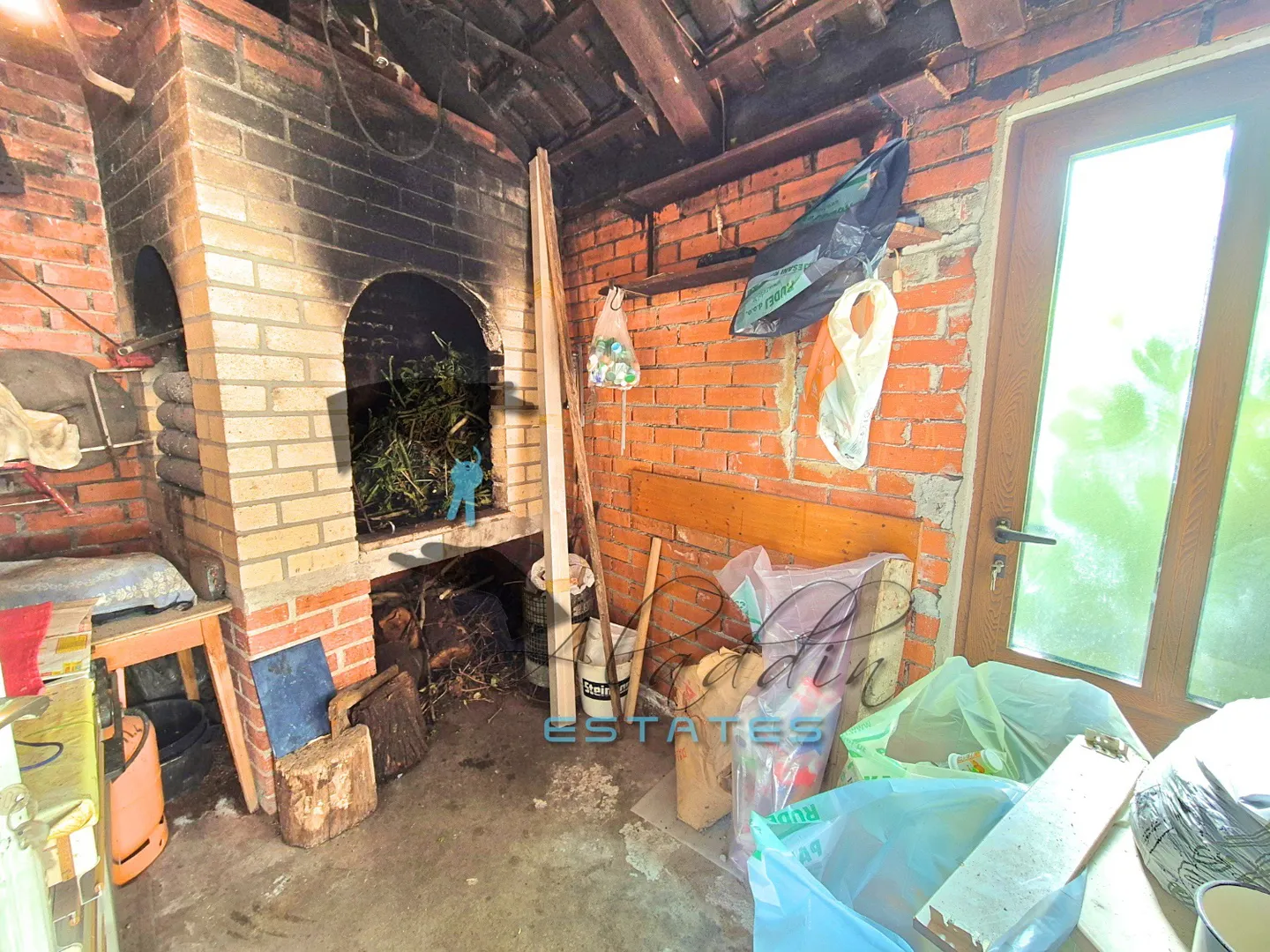 okrug gornji, privlačna samostojeća kuća s 3 stana i pogledom, 389 m2 - slika 27