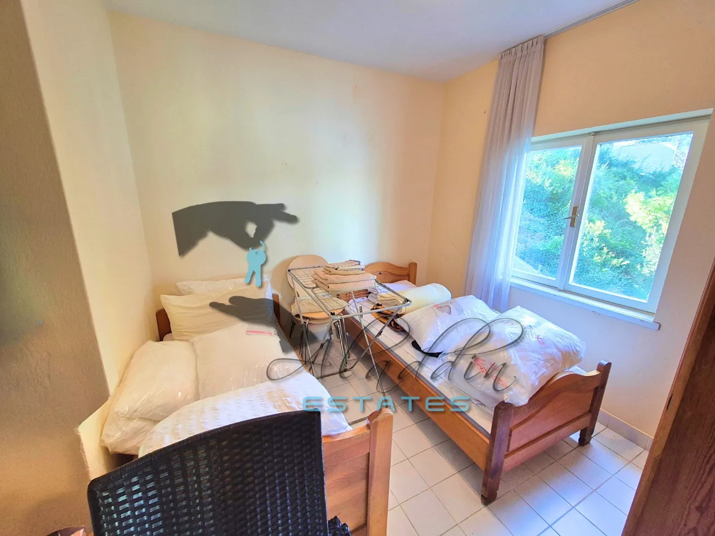 okrug donji, obiteljska kuća uz more u zelenilu, izvanredna prilika, 220 m2 - slika 14