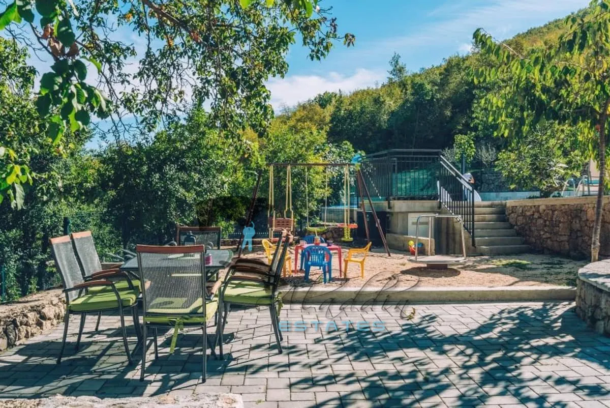 imotski, raskošna vila s bazenom i prekrasnim pogledom, 250 m2 - slika 20