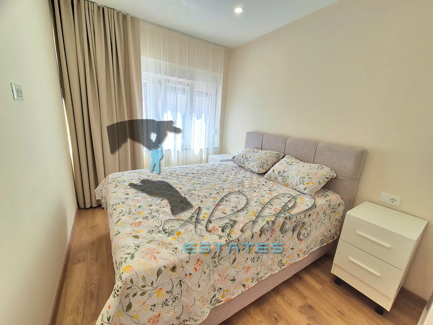 okrug gornji, prekrasna obiteljska kuća s bazenom i garažom, 212 m2 - slika 23