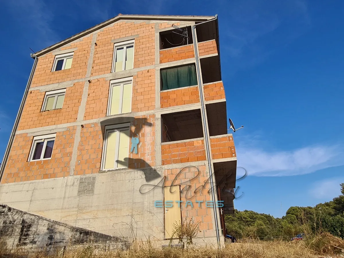 trogir, impozantna stambena zgrada u rohbau stanju, odlična prilika, 544 m2 - slika 17