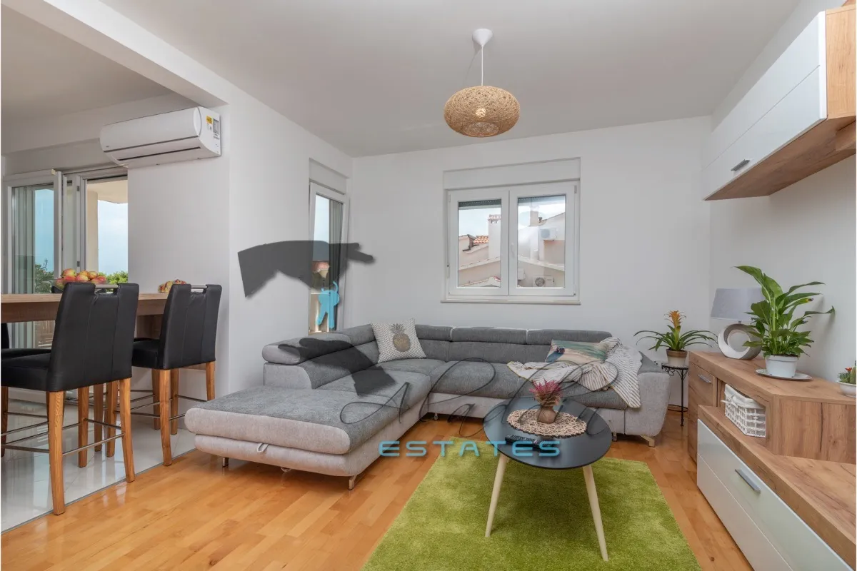 Okrug Gornji, prvorazredni dvosobni stan s lijepim pogledom na more, 80 m2 - Okrug Gornji, Okrug