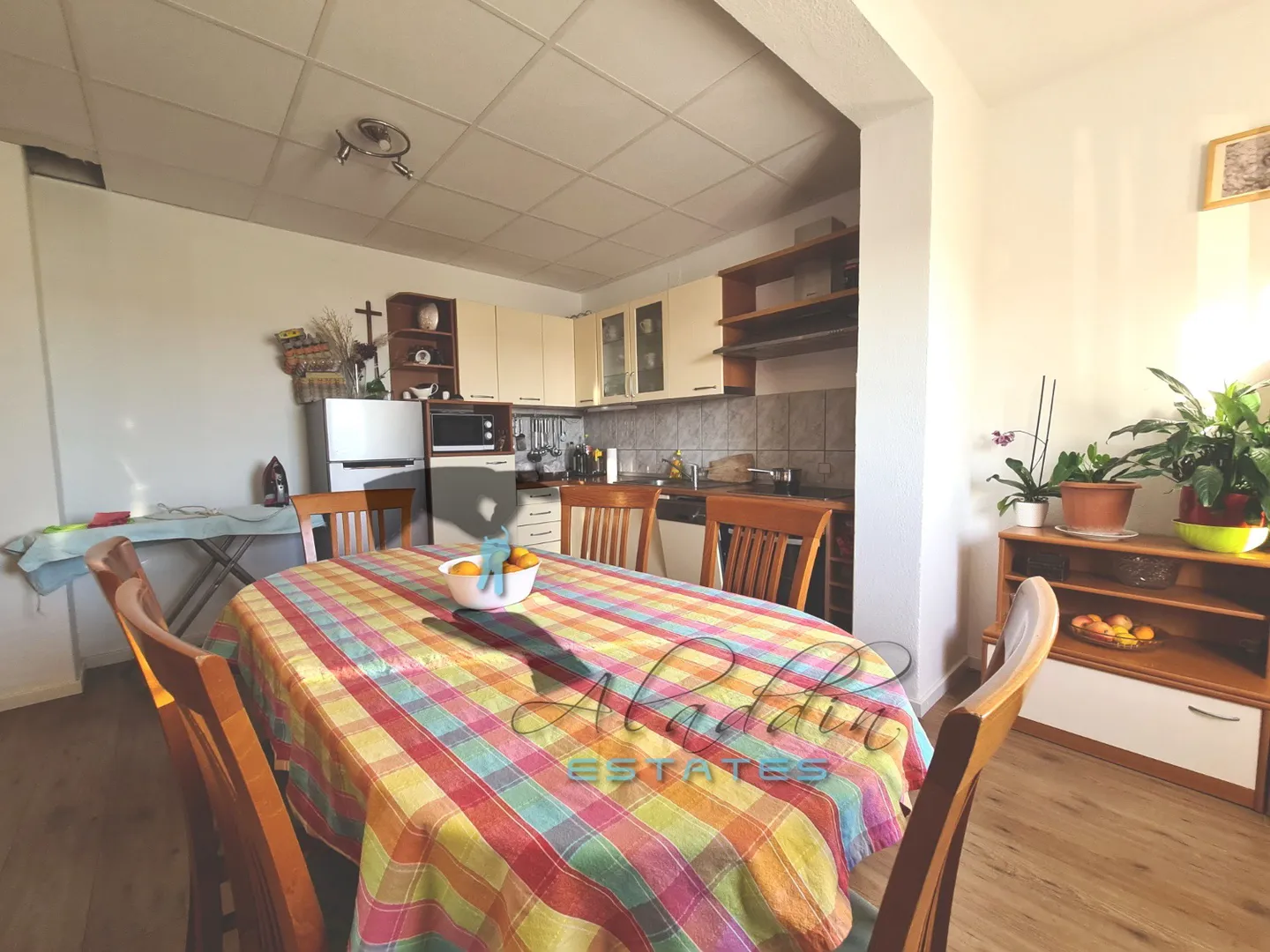 seget donji, veliko građevinsko zemljište sa super pogledom i obiteljskom kućom, 2507 m2 - slika 8