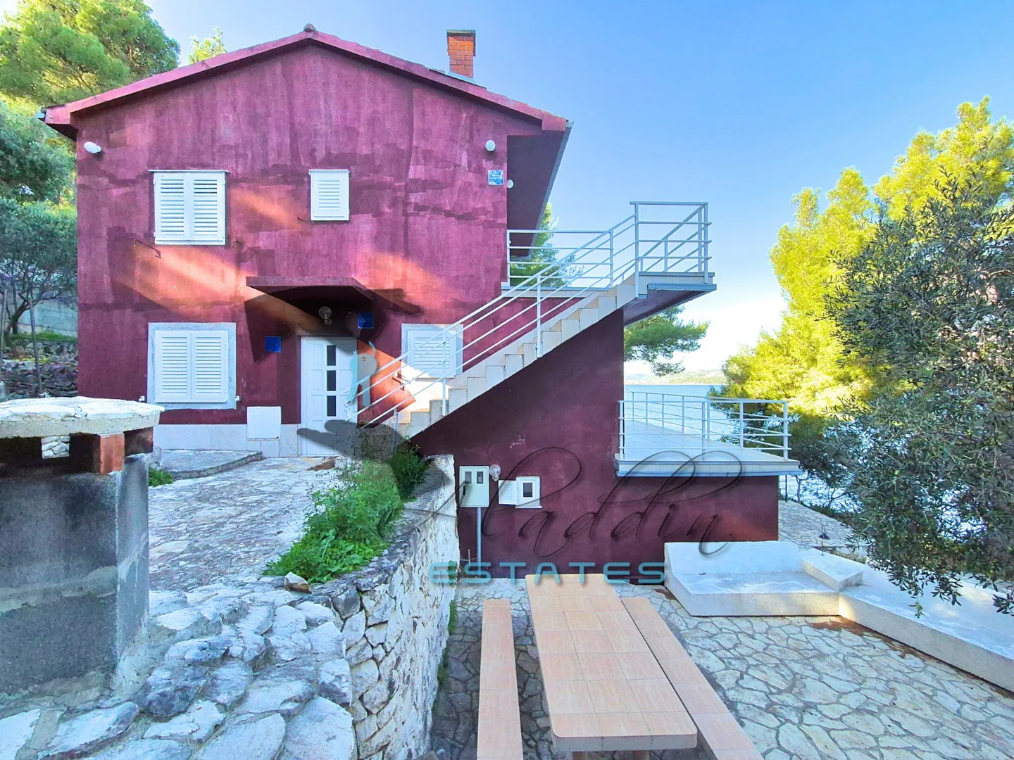 okrug donji, obiteljska kuća uz more u zelenilu, izvanredna prilika, 220 m2 - slika 3