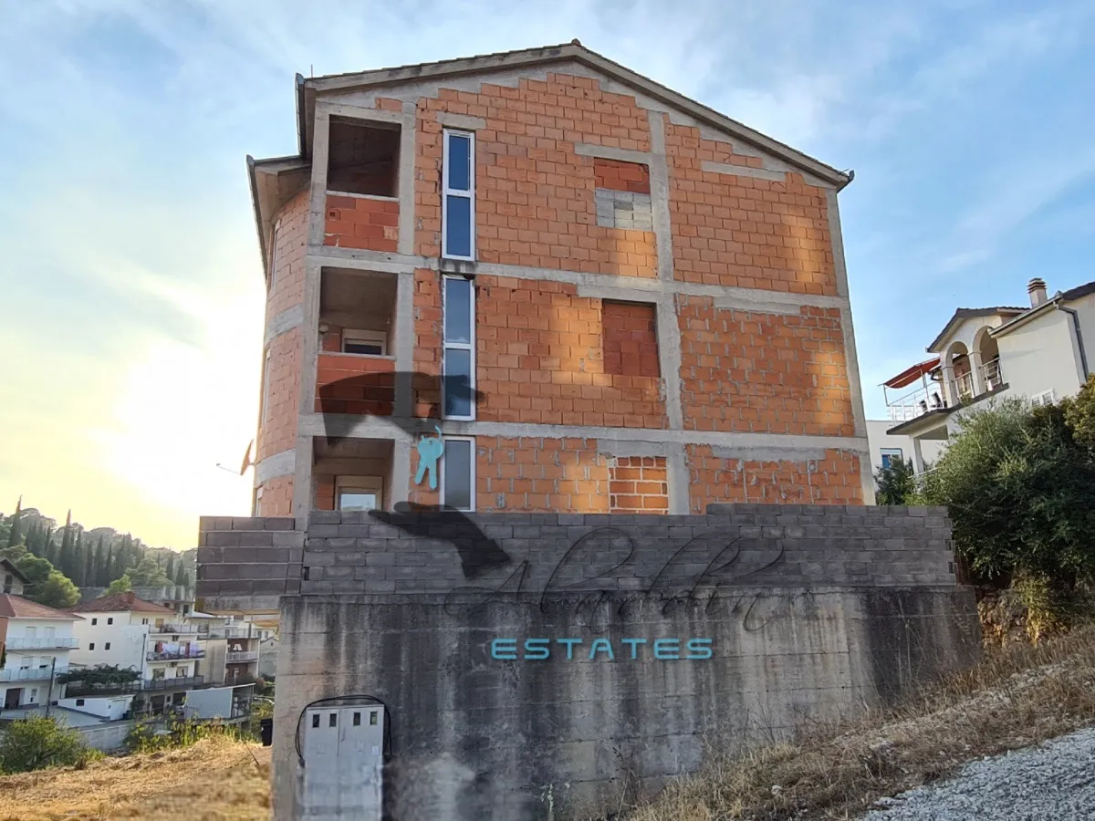 trogir, impozantna stambena zgrada u rohbau stanju, odlična prilika, 544 m2 - slika 16
