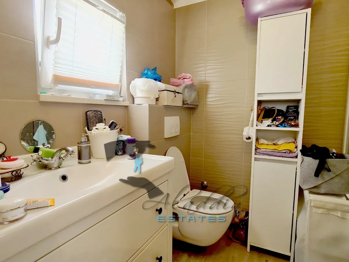kaštel štafilić, očaravajuća vila s pomoćnom zgradom, velikim bazenom i pogledom na more, 324 m2 - slika 30