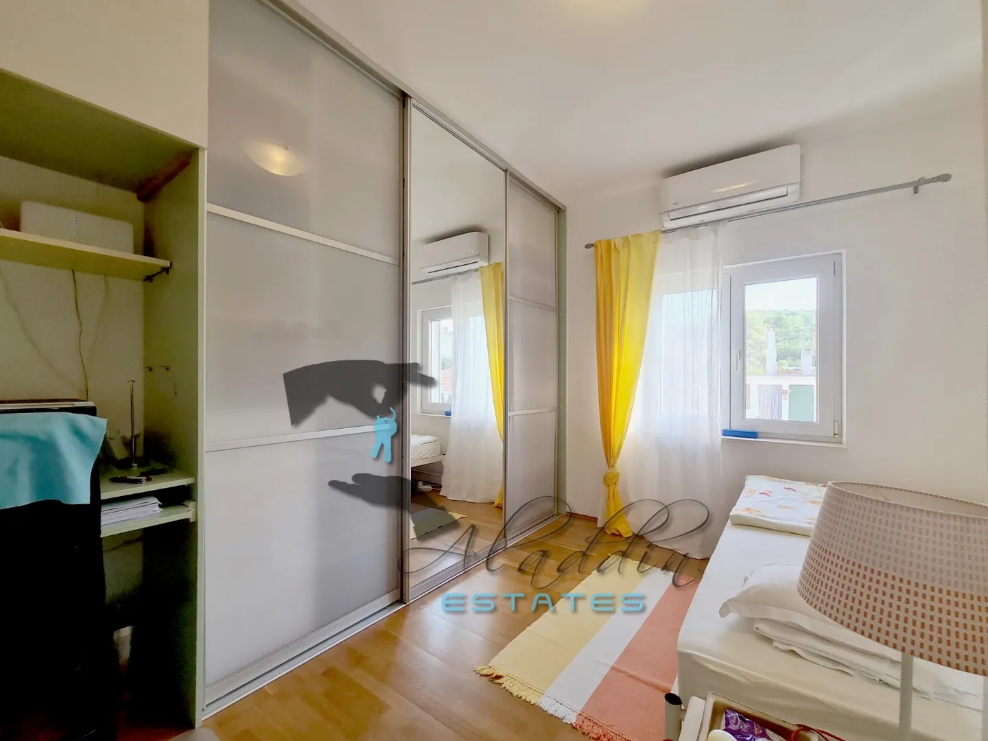 slatine, profinjena stambena kuća u prvom redu do mora, 421 m2 - slika 7