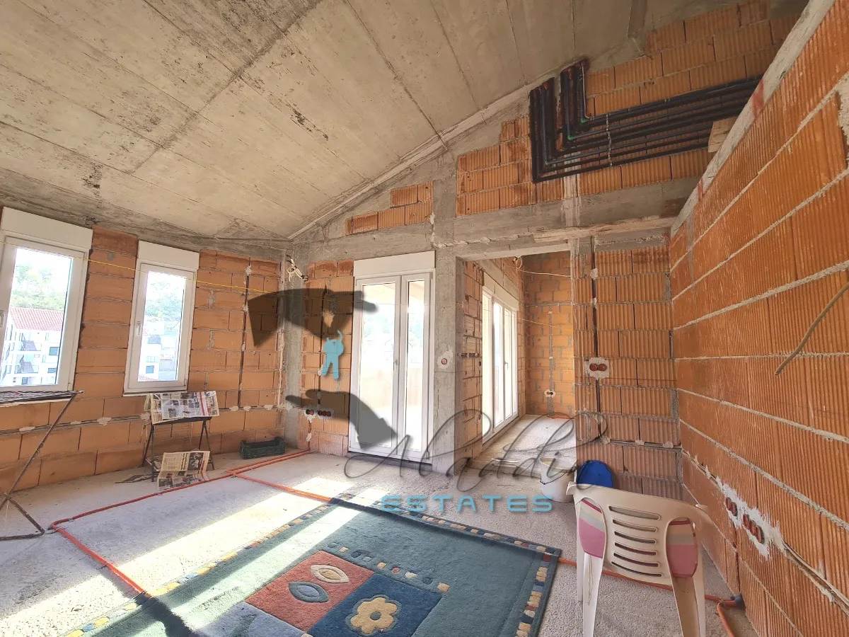 trogir, impozantna stambena zgrada u rohbau stanju, odlična prilika, 544 m2 - slika 3