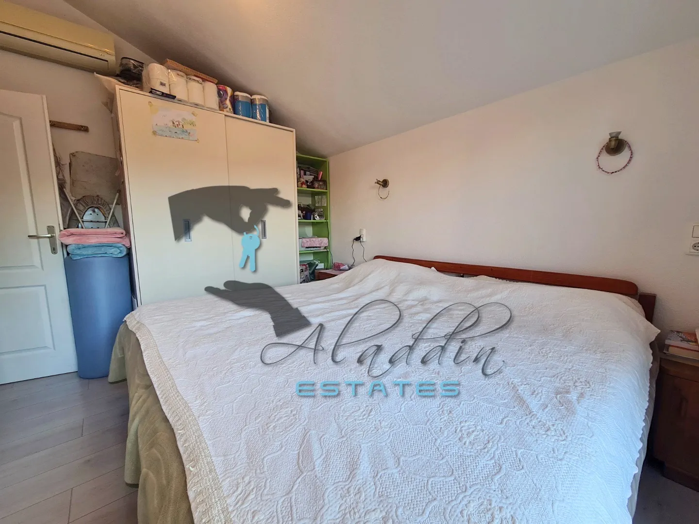 okrug gornji, elegantna obiteljska kuća s dva stana i bazenom, 153 m2 - slika 5