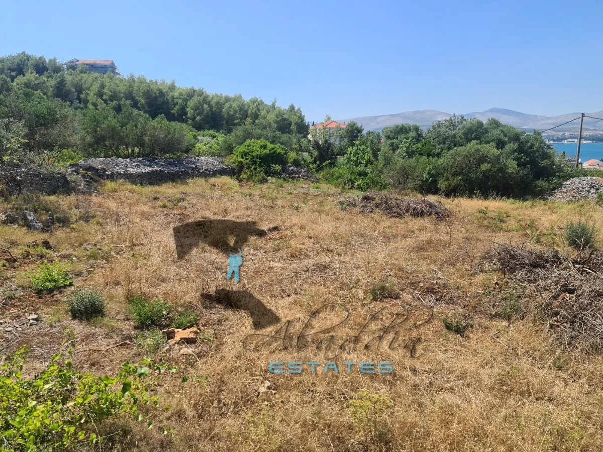slatine, prostrana građevinska čestica s prekrasnim pogledom na more, 1.300 m2 - slika 2