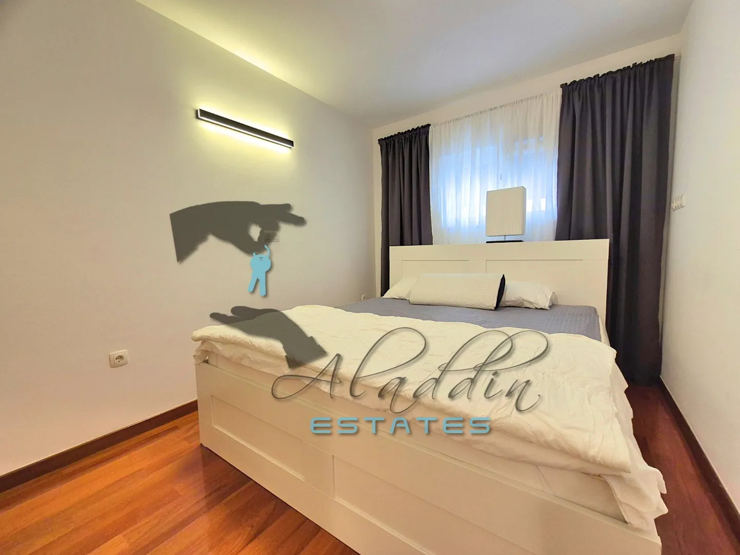 okrug gornji, izvanredan dvosobni stan s prekrasnom terasom, treći red, 70 m2 - slika 6