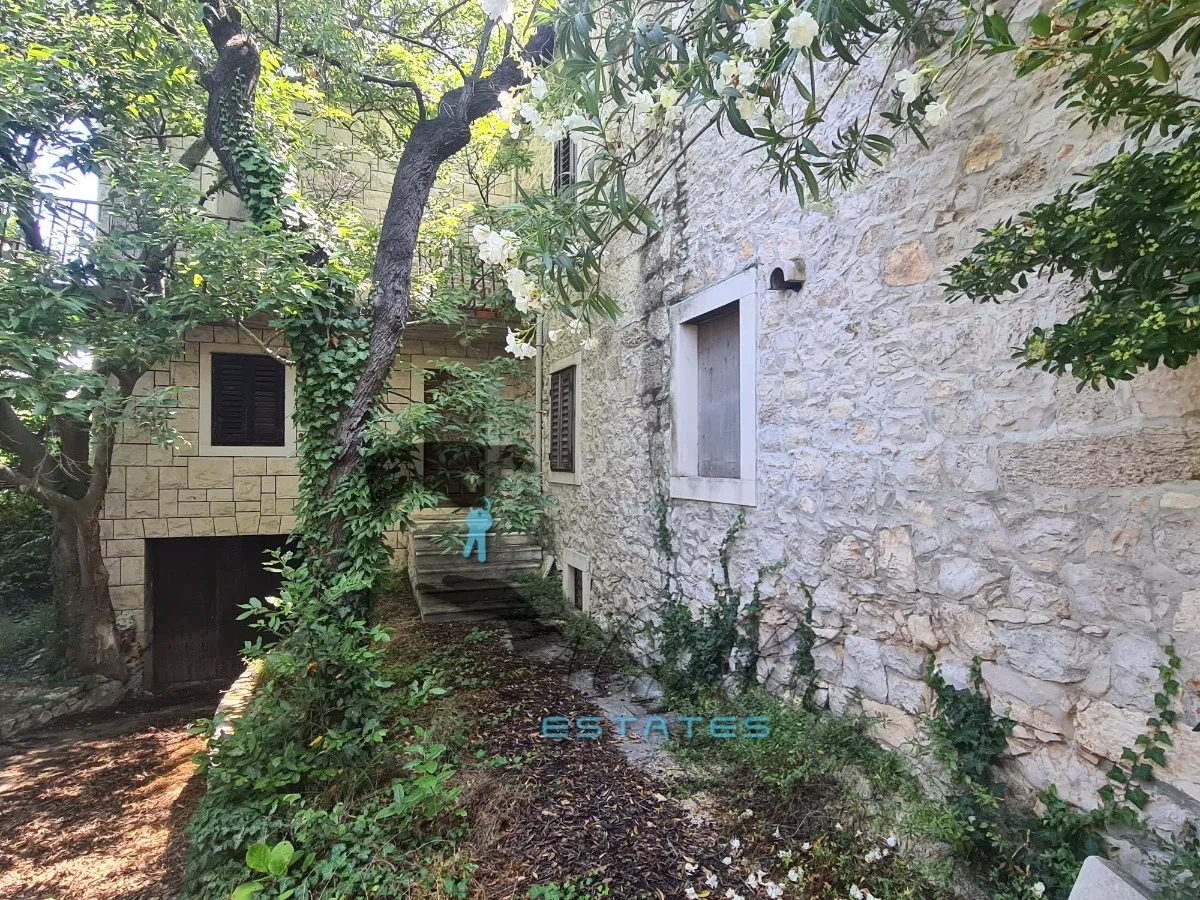 sutivan, raskošna tradicionalna vila u prvom redu do mora, za adaptaciju, 248 m2 - slika 4
