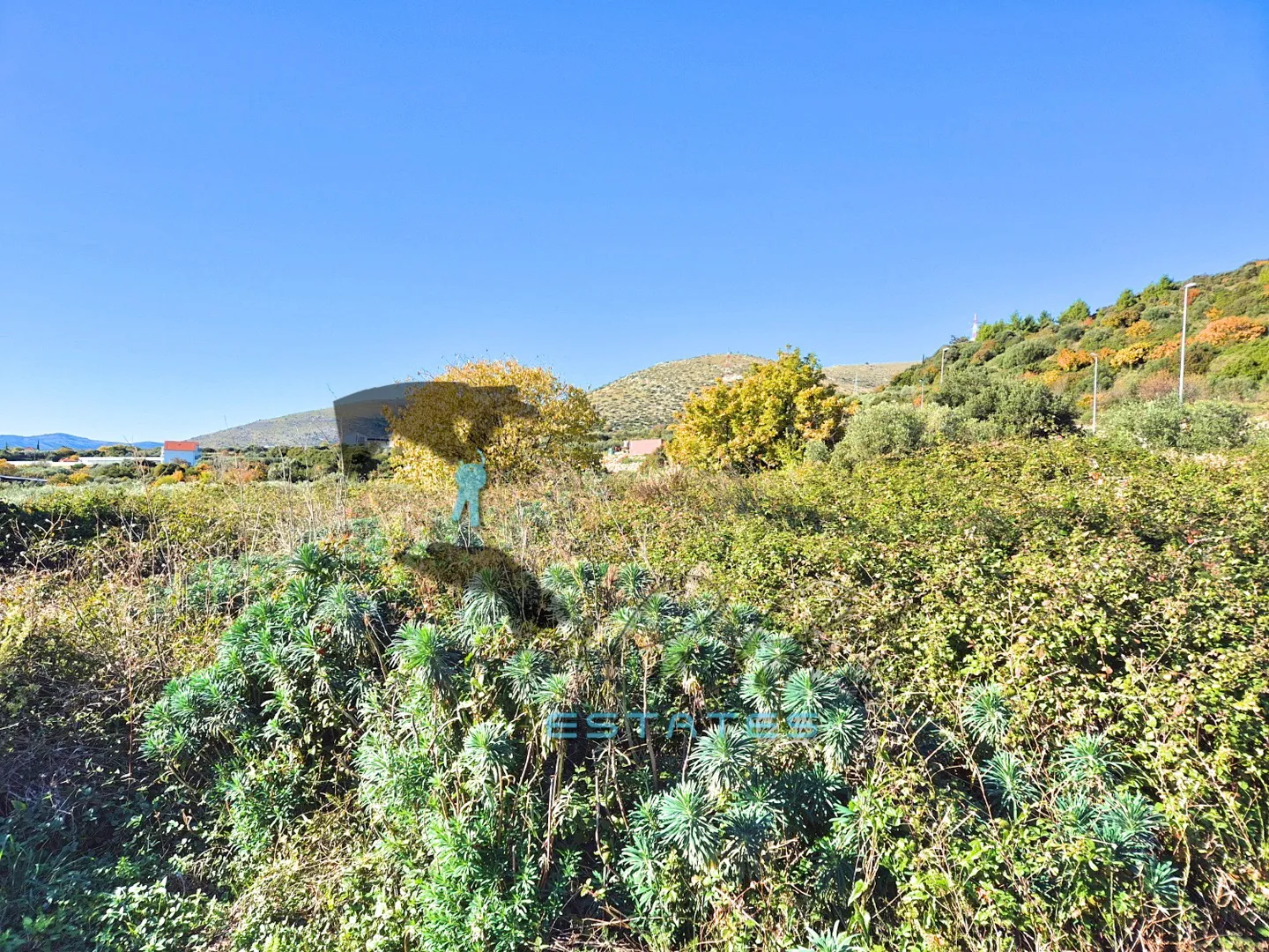 trogir, izuzetna zemljišna čestica s pogledom na more, 1.861 m2 - slika 7