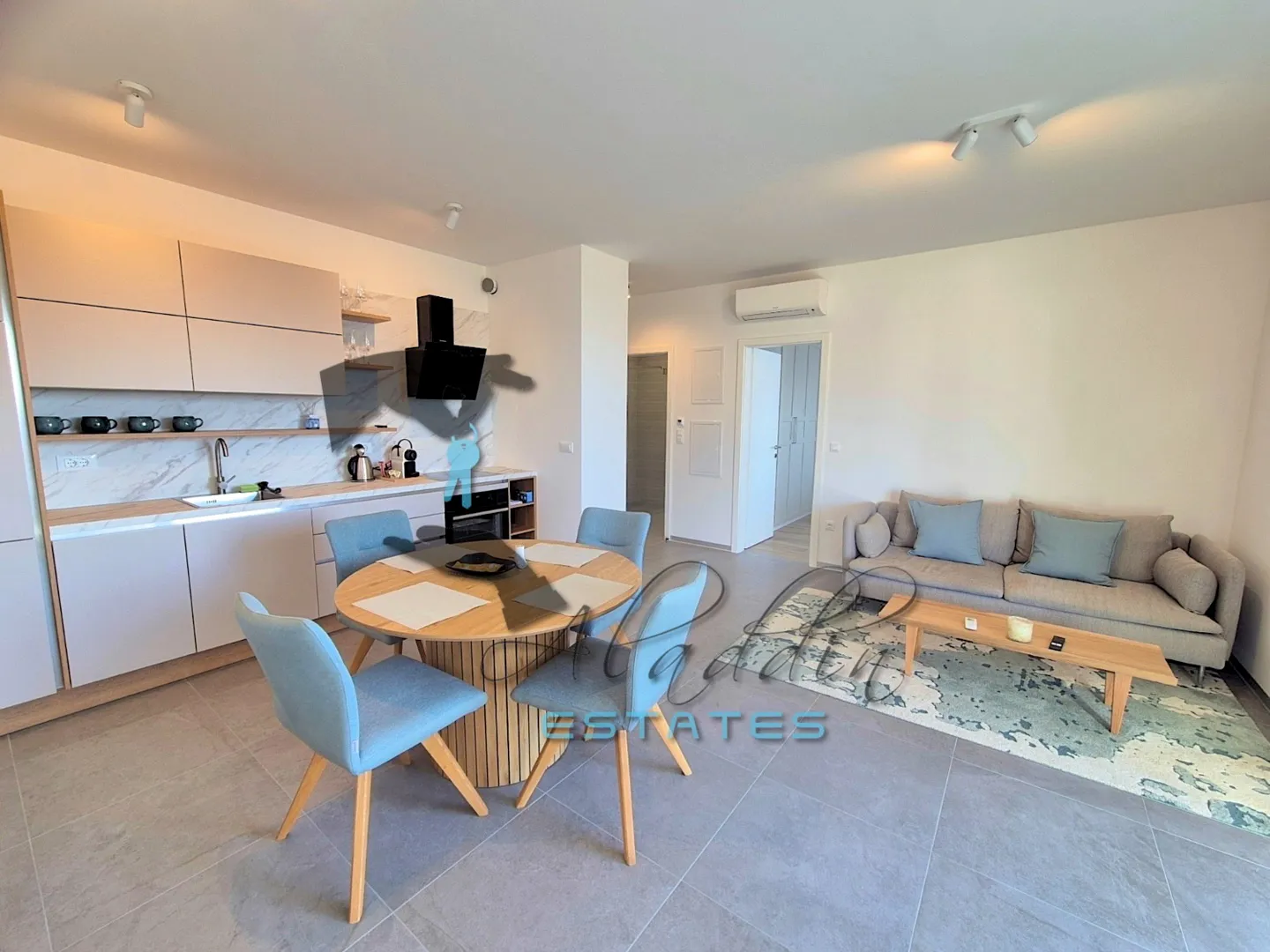 Trogir, vrhunski penthouse stan sa spektakularnim pogledom, 105 m2