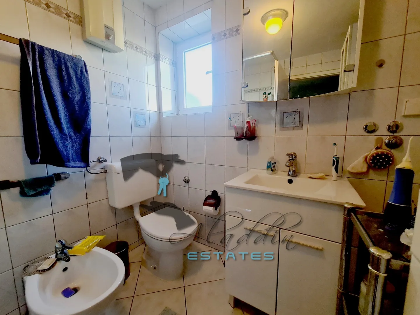slatine, profinjena stambena kuća u prvom redu do mora, 421 m2 - slika 17