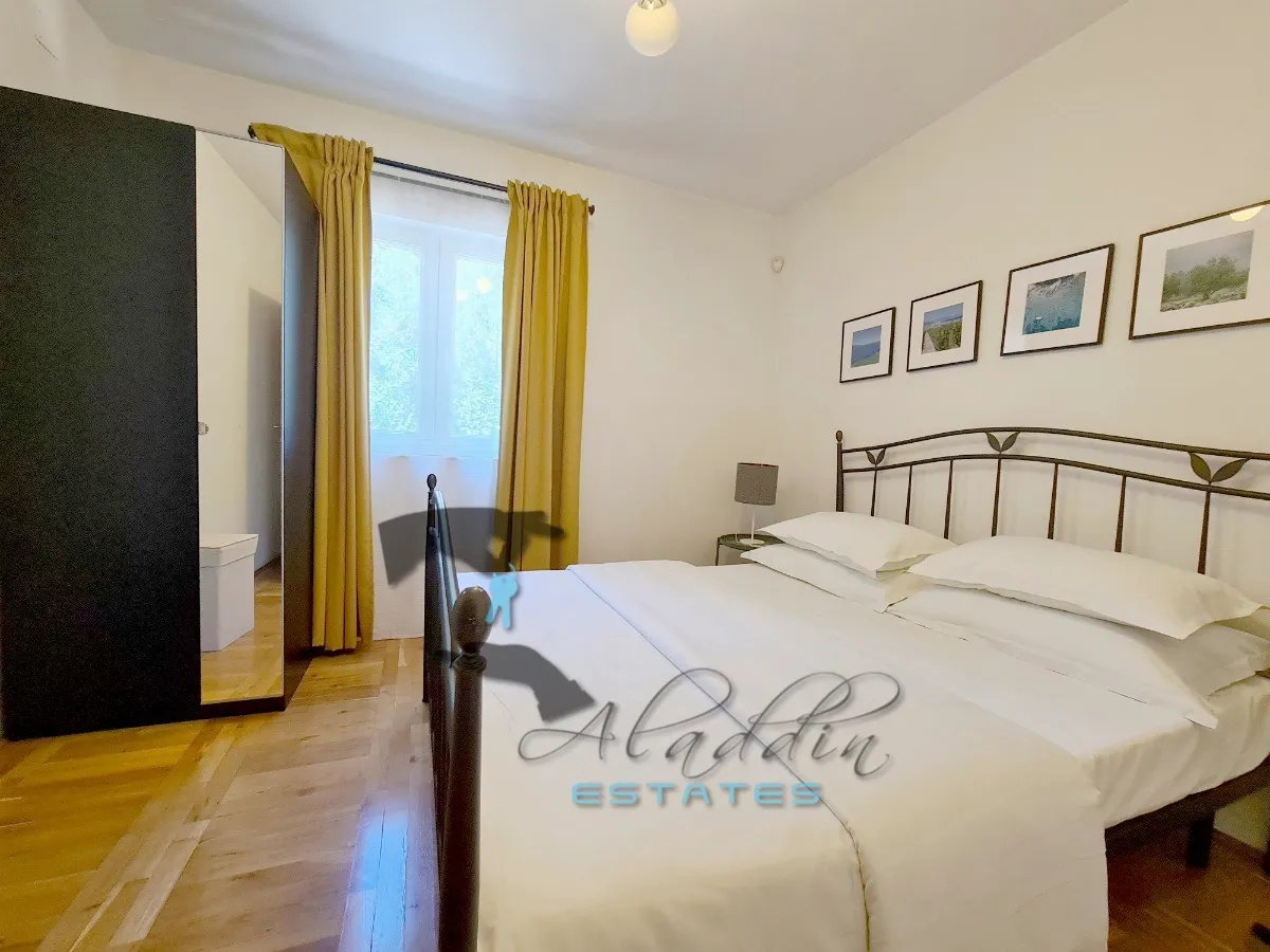kaštel štafilić, neodoljiva vila s velikim bazenom i pogledom na more, 282 m2 - slika 16