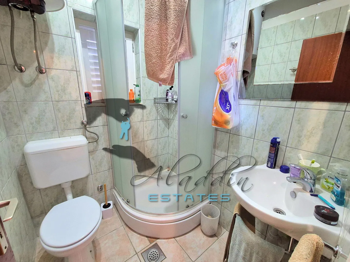 okrug donji, obiteljska kuća uz more u zelenilu, izvanredna prilika, 220 m2 - slika 16