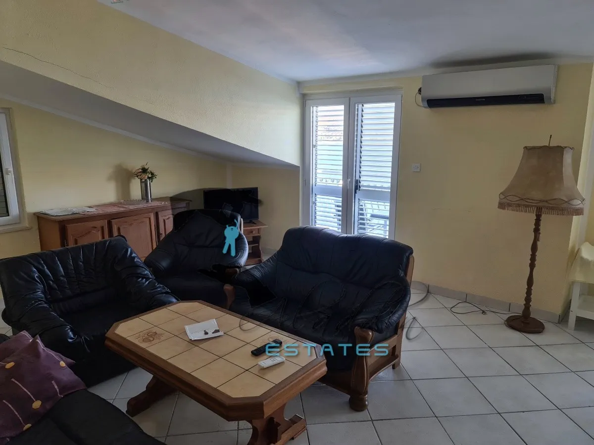 okrug donji, velika apartmanska kuća s pogledom na more, 591 m2 - slika 2