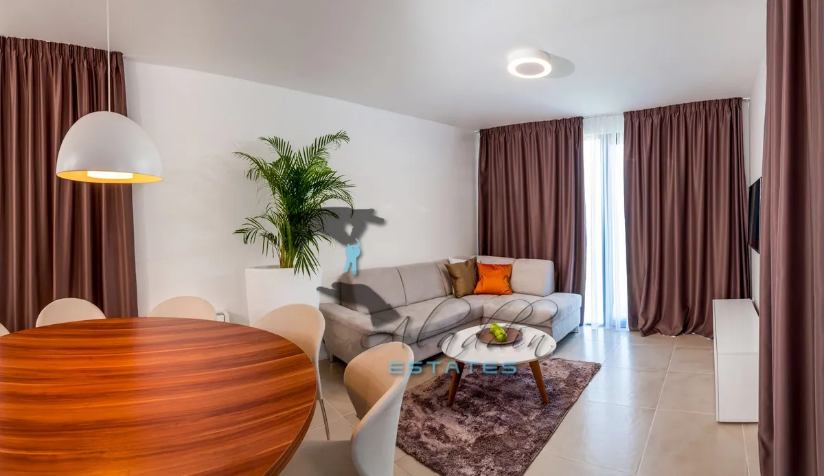 okrug gornji, super luksuzna i moderna vila drugi red do mora, 395 m2 - slika 2