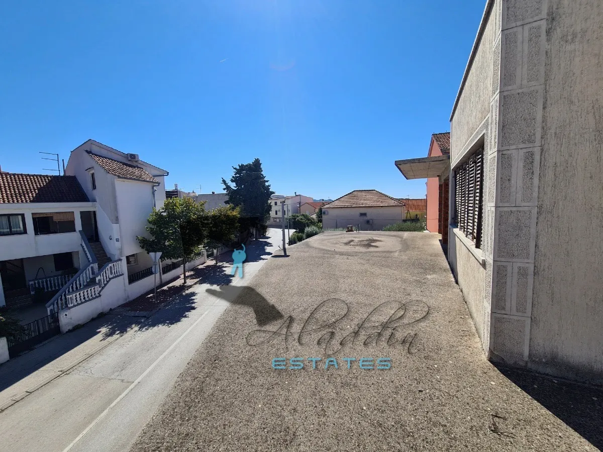 pakoštane, stambeno-poslovna zgrada u samom centru naselja, 620 m2 - slika 12