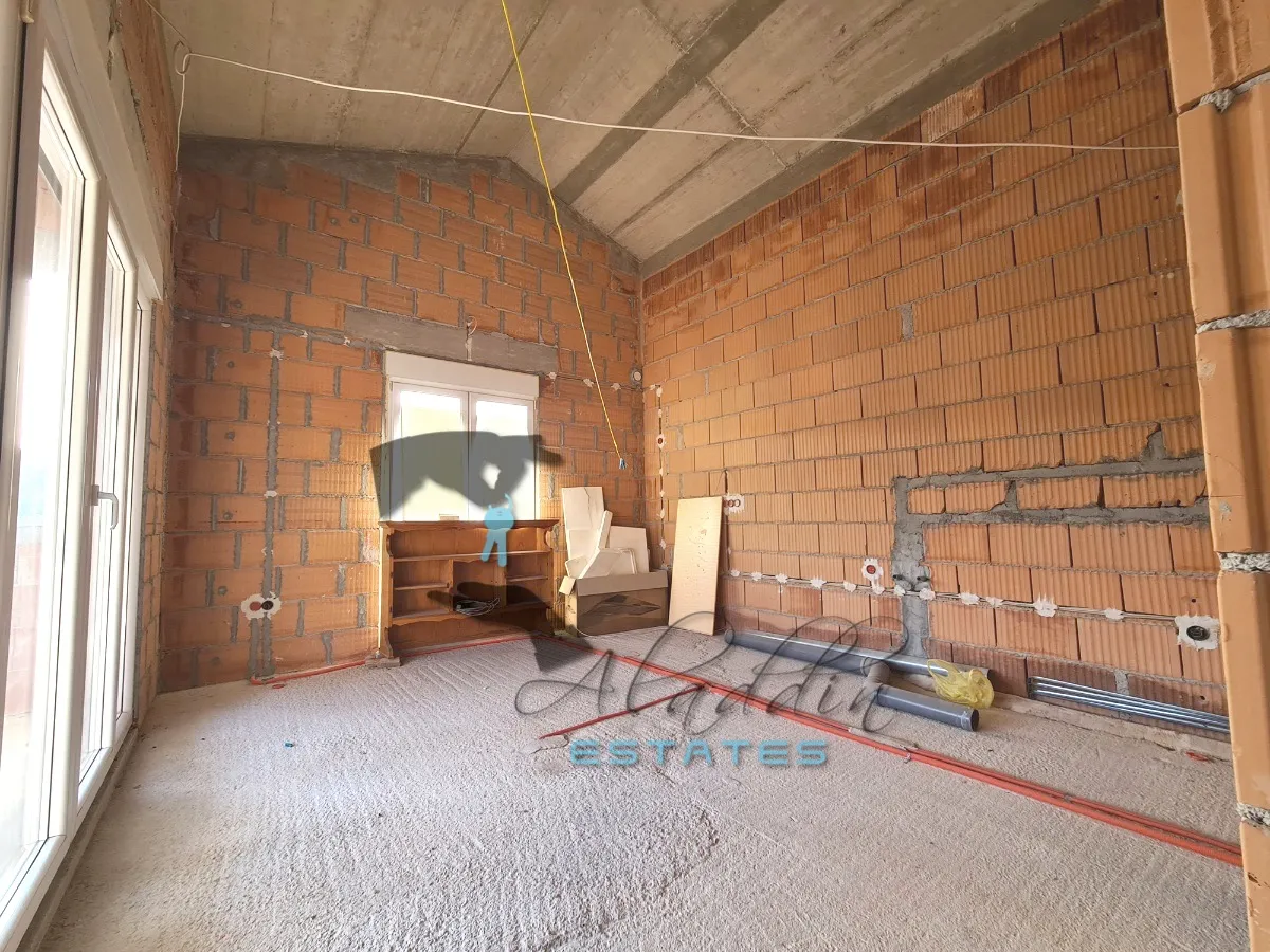 trogir, impozantna stambena zgrada u rohbau stanju, odlična prilika, 544 m2 - slika 4