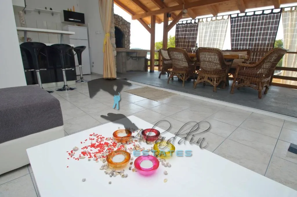 okrug gornji, prekrasna kuća za odmor u prvom redu do mora, 140 m2 - slika 5