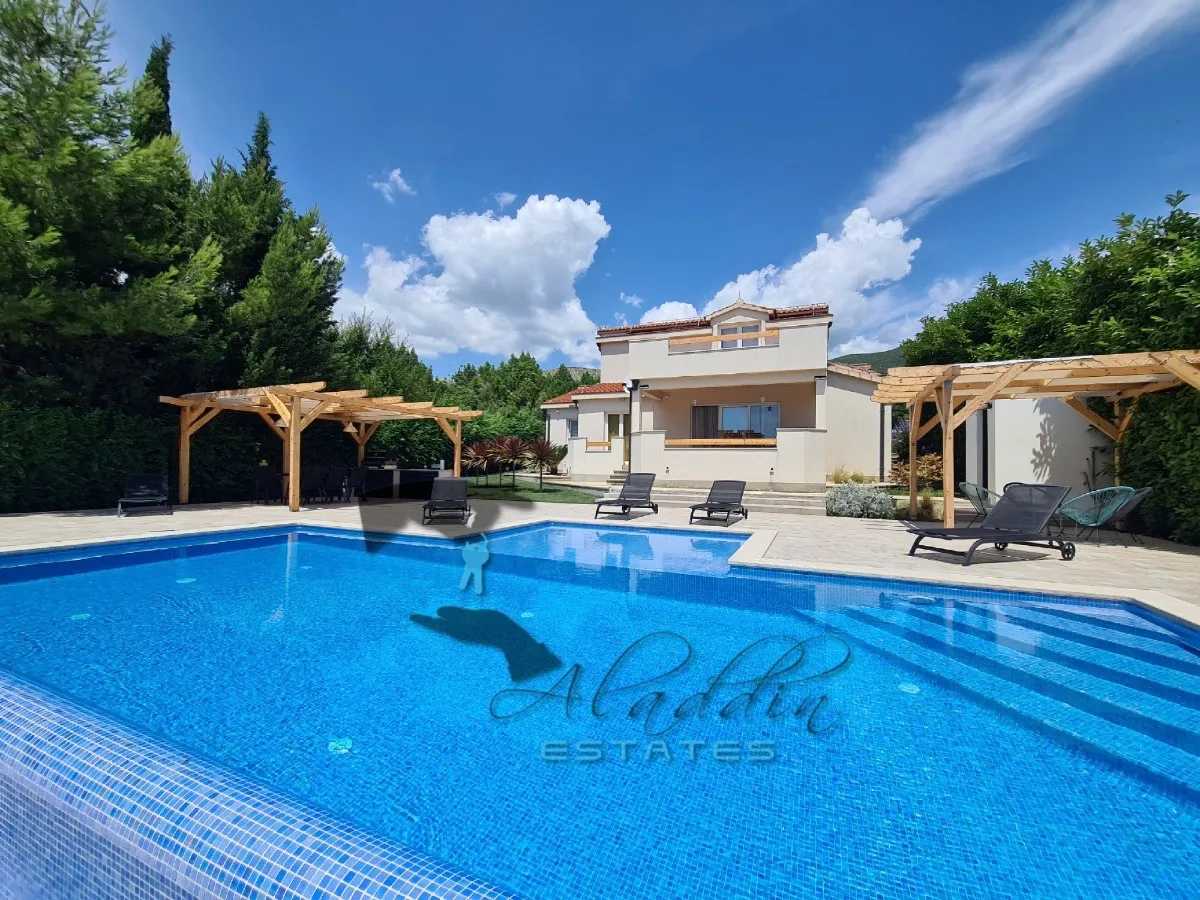 kaštel štafilić, neodoljiva vila s velikim bazenom i pogledom na more, 282 m2 - slika 8