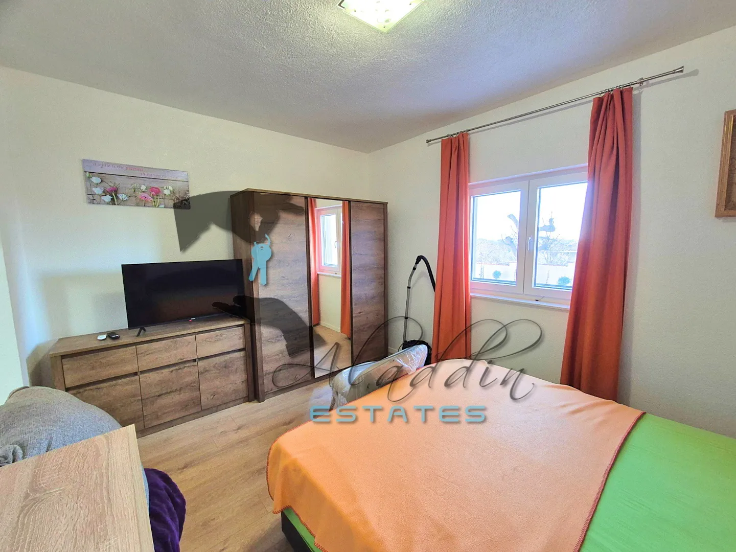 vodice, čista mala, prekrasna kuća za odmor s bazenom, 244 m2 - slika 6