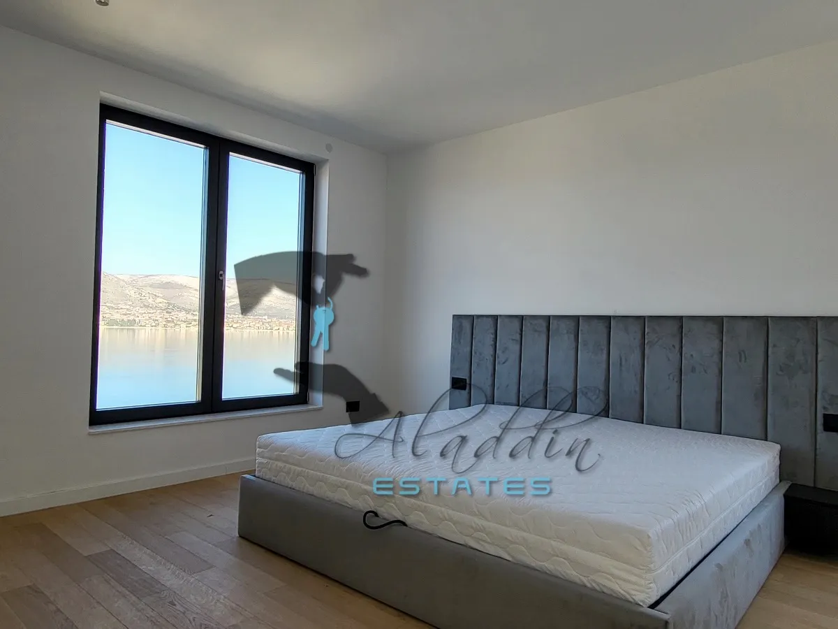 okrug donji, super luksuzna vila u drugom redu do mora, 326 m2 - slika 6