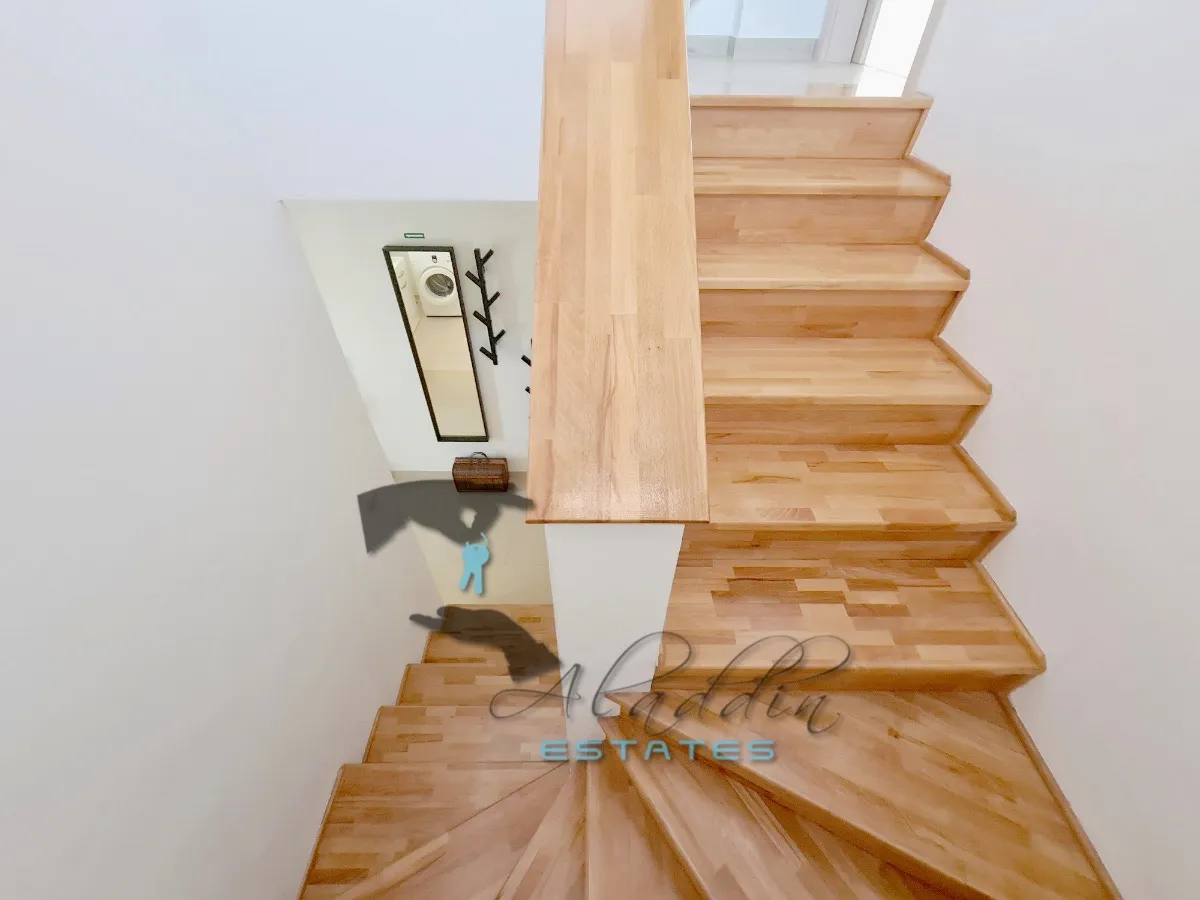 kaštel štafilić, neodoljiva vila s velikim bazenom i pogledom na more, 282 m2 - slika 20