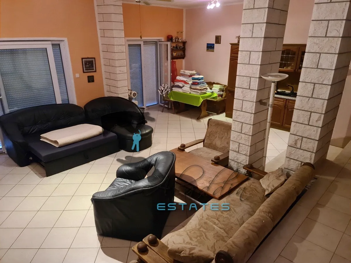 okrug donji, velika apartmanska kuća s pogledom na more, 591 m2 - slika 13