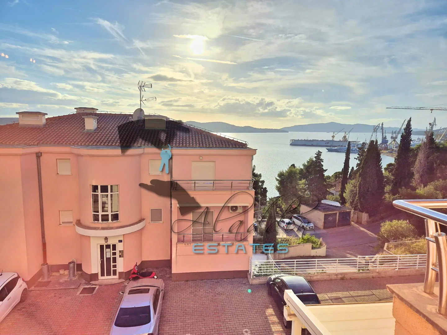 trogir, odličan dvosobni stan s pogledom na more, 69 m2 - slika 11