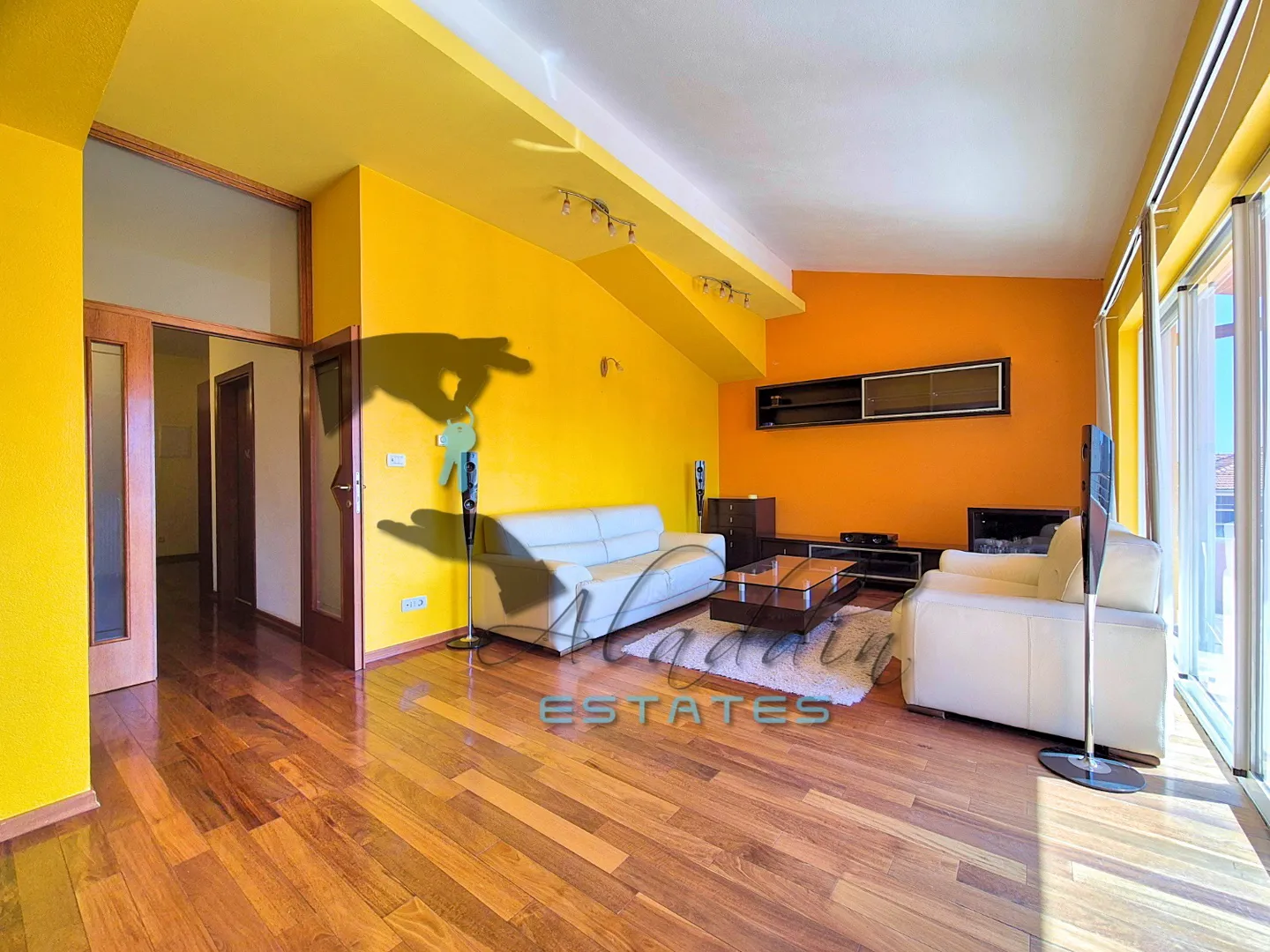 Seget Donji, odličan prostrani stan s pogledom, 112 m2 - Seget Donji, Seget