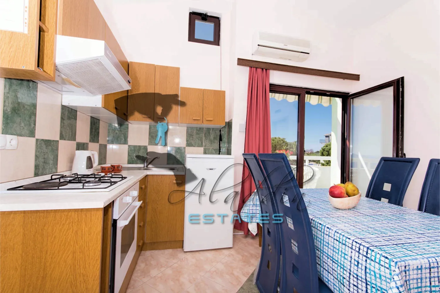 okrug gornji, elegantna stambena kuća sa 6 jedinica i bazenom, 372 m2 - slika 13