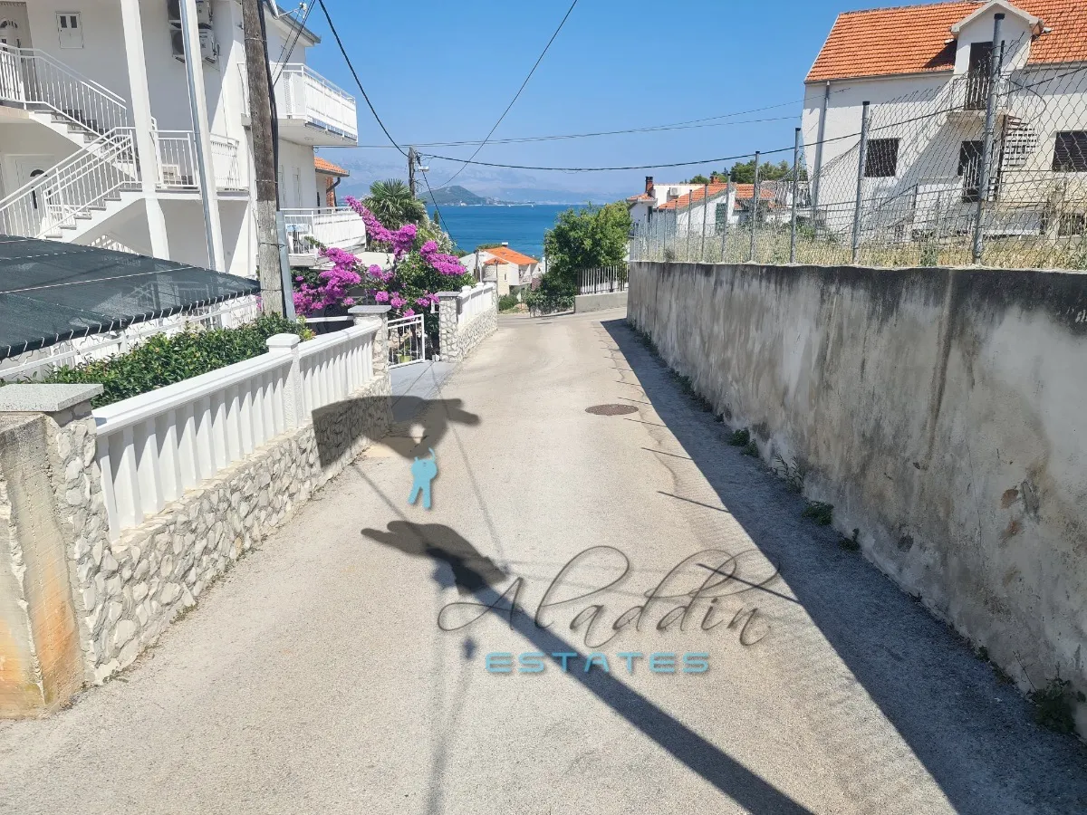slatine, prostrana građevinska čestica s prekrasnim pogledom na more, 1.300 m2 - slika 6