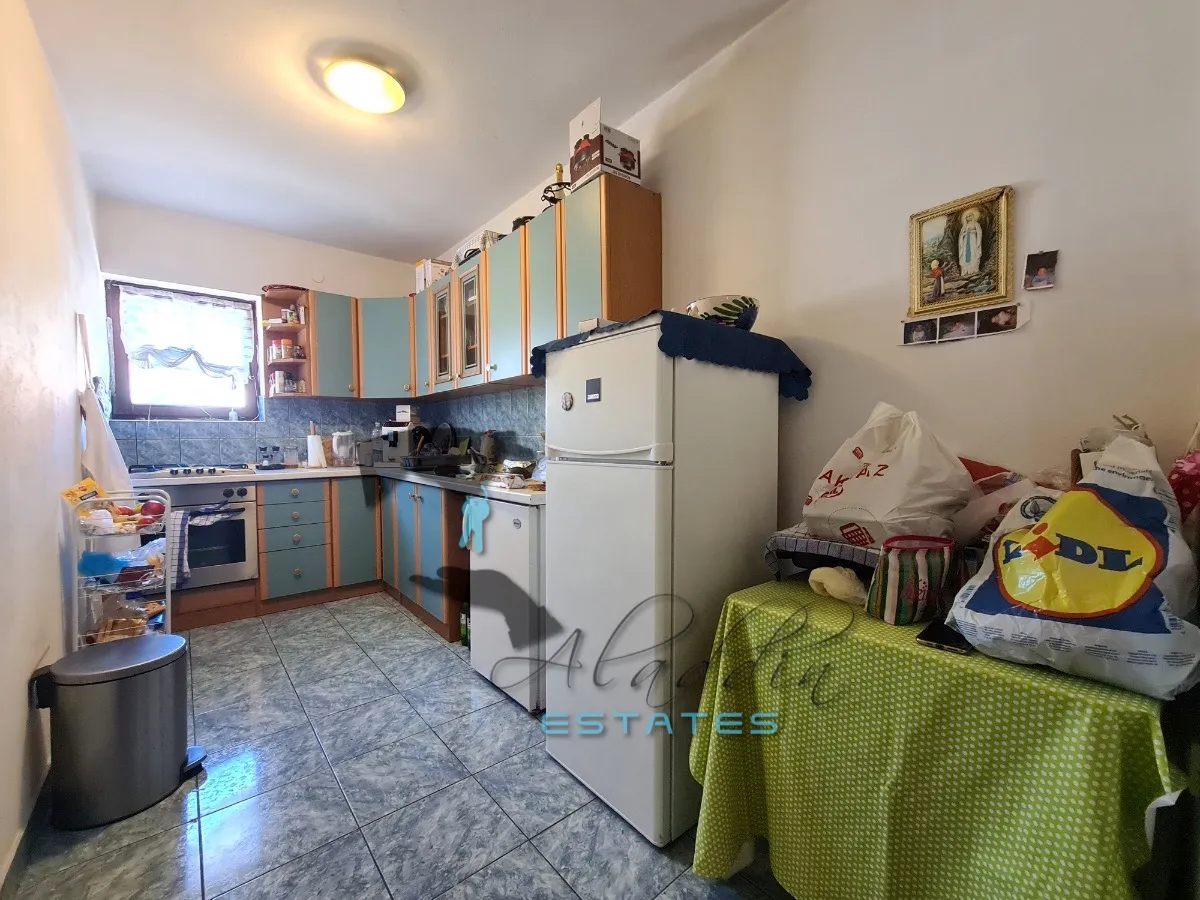 pakoštane, stambeno-poslovna zgrada u samom centru naselja, 620 m2 - slika 4