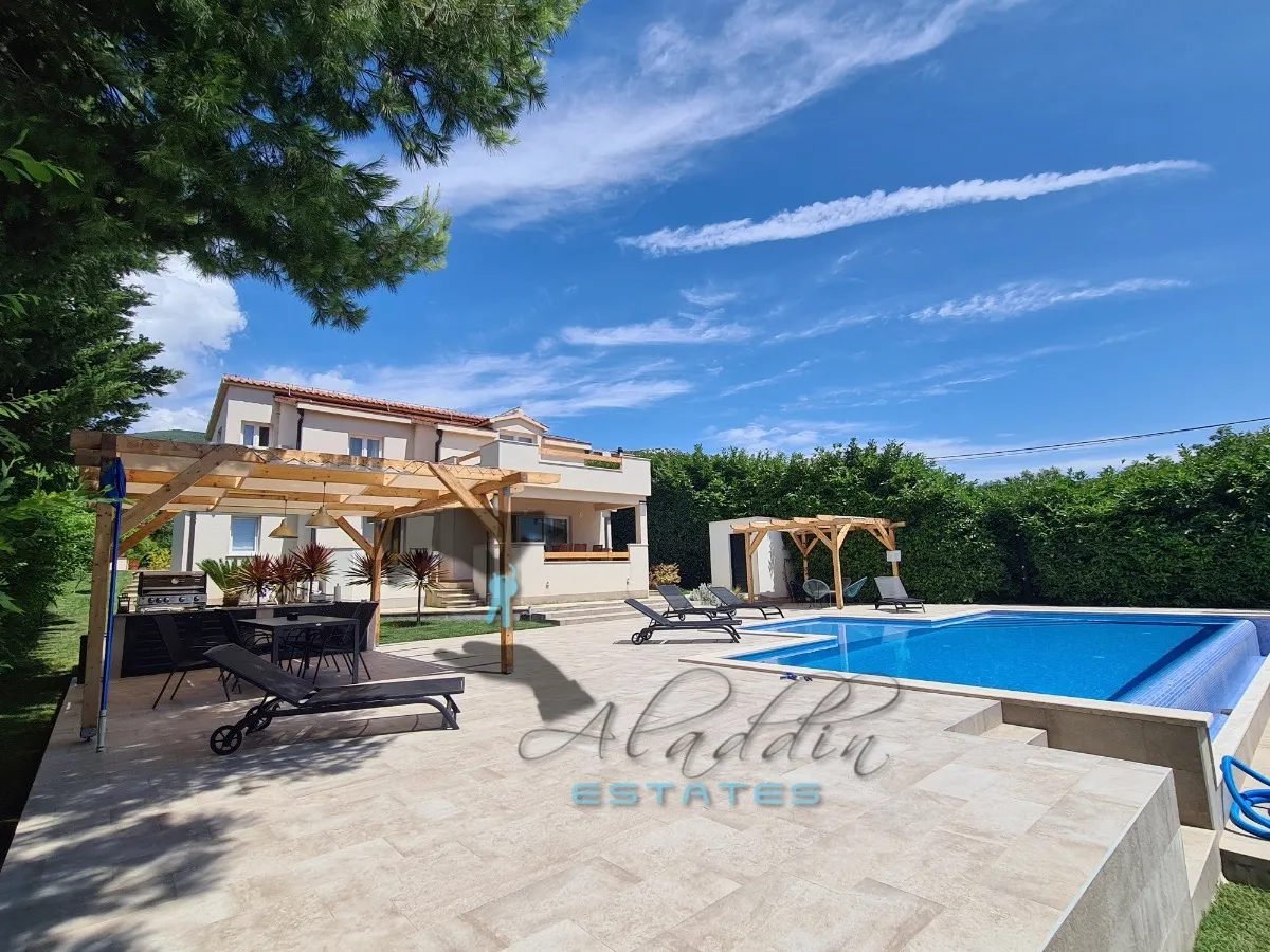 kaštel štafilić, očaravajuća vila s pomoćnom zgradom, velikim bazenom i pogledom na more, 324 m2 - slika 6
