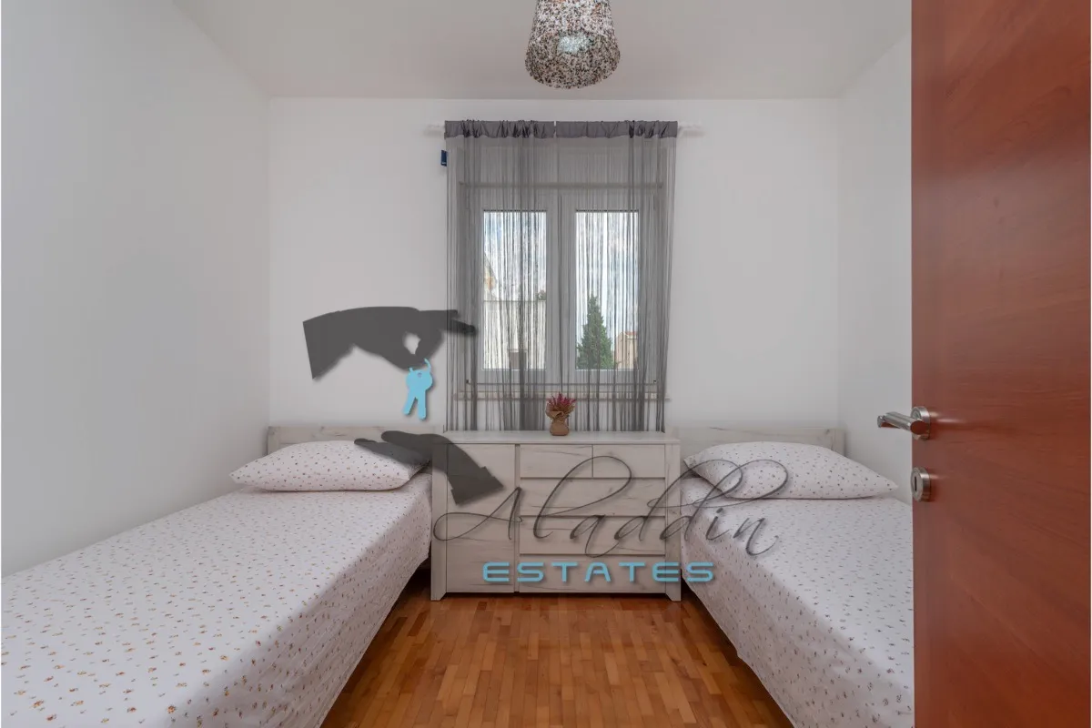 okrug gornji, prvorazredni dvosobni stan s lijepim pogledom na more, 80 m2 - slika 16