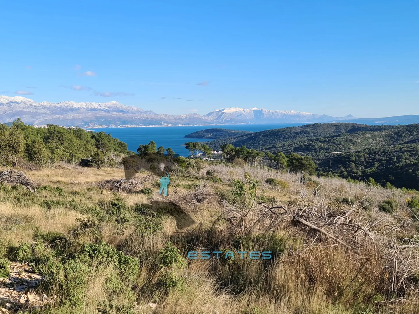 Slatine, izvrsna poljoprivredna čestica s prekrasnim pogledom, 6951 m2 - Split