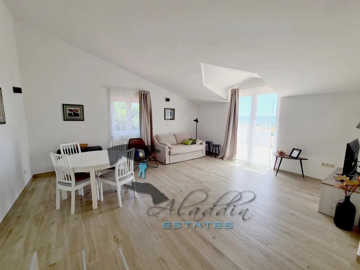 kaštel štafilić, neodoljiva vila s velikim bazenom i pogledom na more, 282 m2 - slika 28